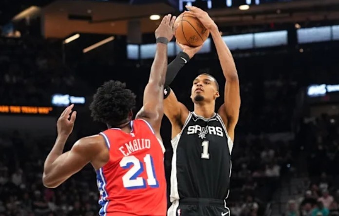 星空体育-马刺60胜：文班vs恩比德的今昔